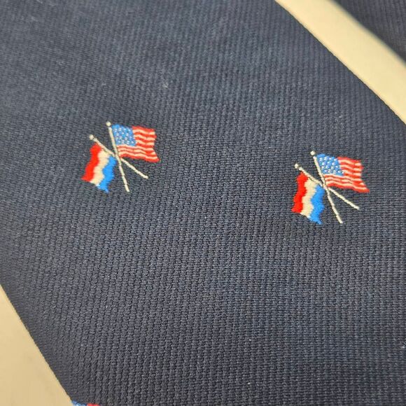 HAMPTON HALL LTD SILK TIE BLUE USA AMERICA NETHERLANDS FLAGS CROSSED 3.25" X 57" - Picture 2 of 3